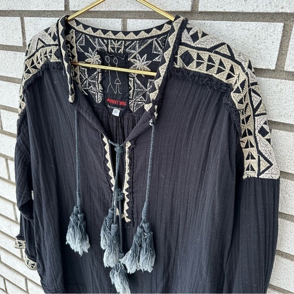 Johnny Was Sai Gauze Tassel-Tie Blouse Black Off White Embroidered - Picture 4 of 12